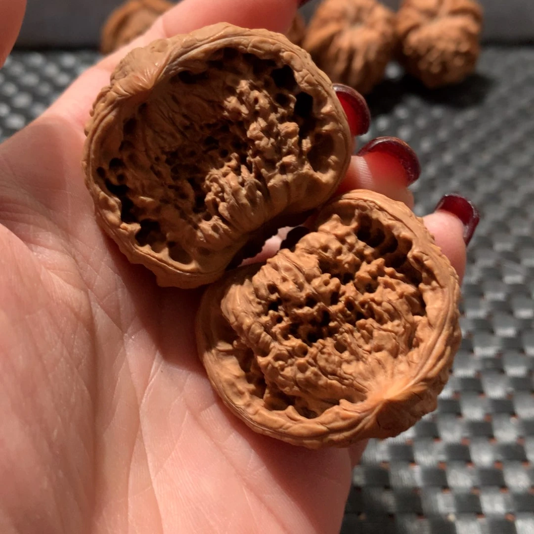 文玩核桃吊坠反油