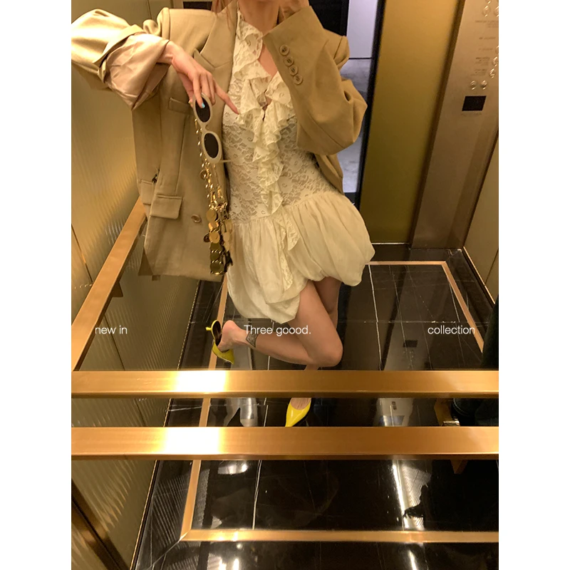 THREE GOOOD/三吉浪漫假日泡泡袖收腰气质蕾丝连衣裙Y725Q00069