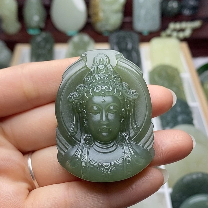 和田玉未镶嵌颈饰