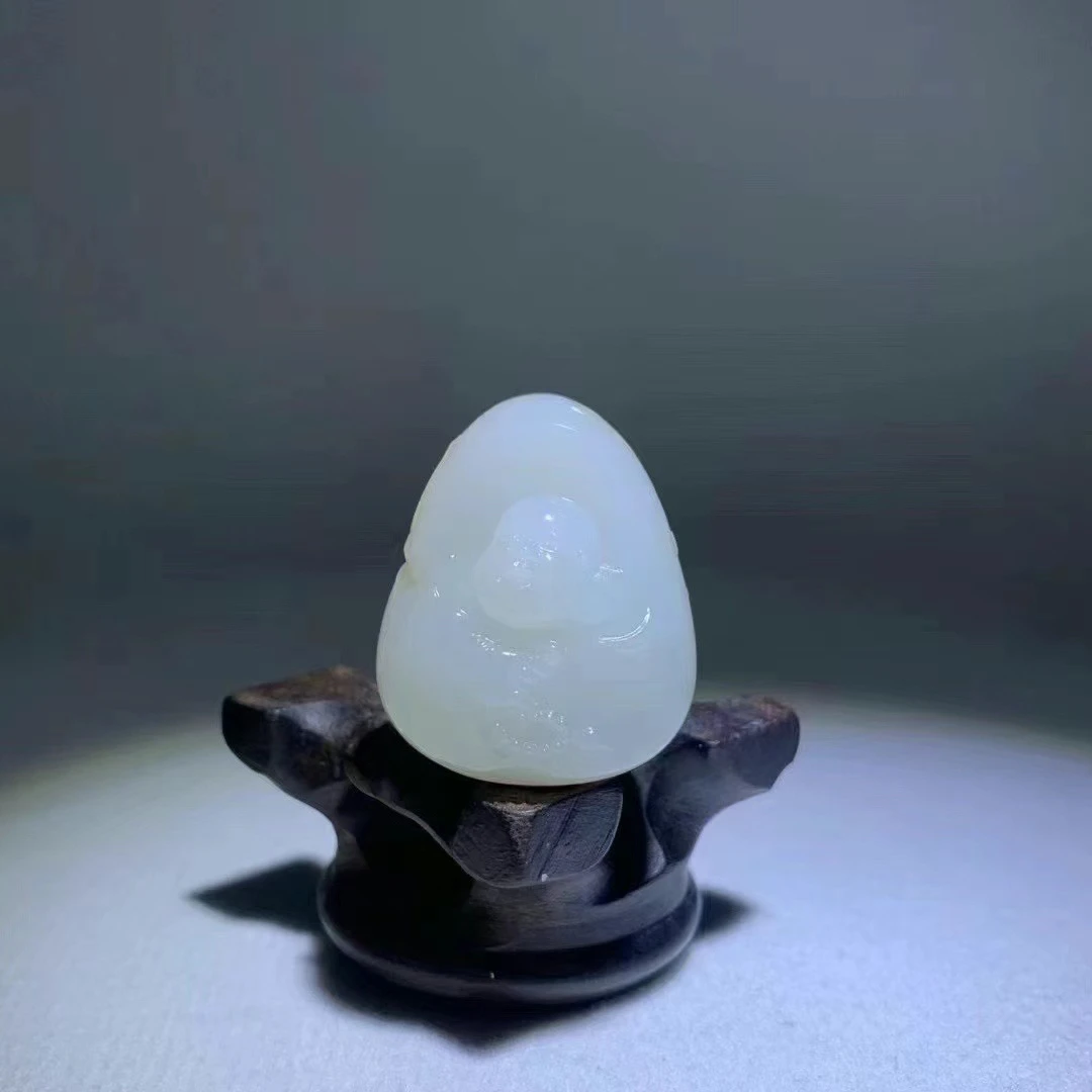 新疆和田玉白玉佛公吊坠
