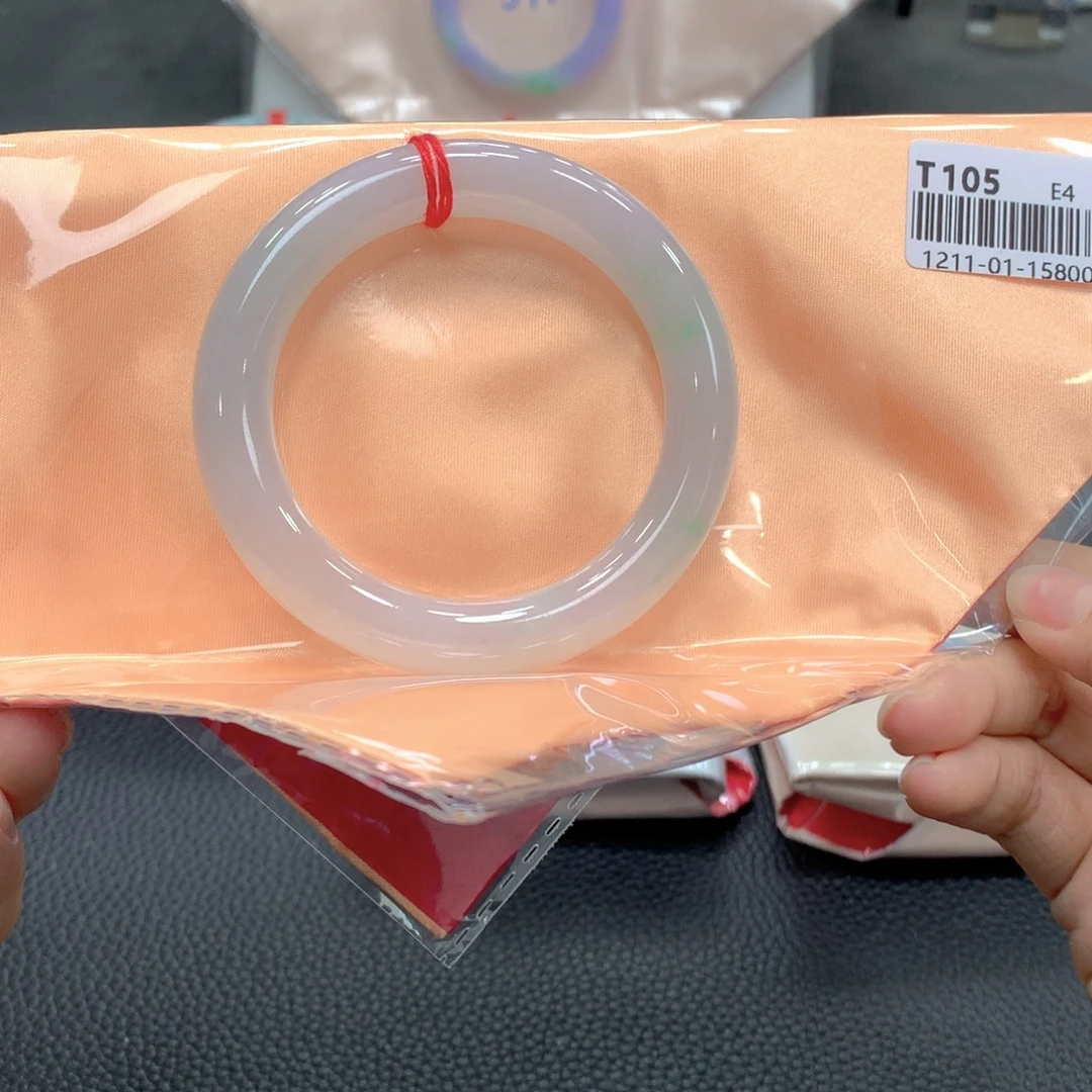 祁***星翡翠未镶嵌手镯翡翠