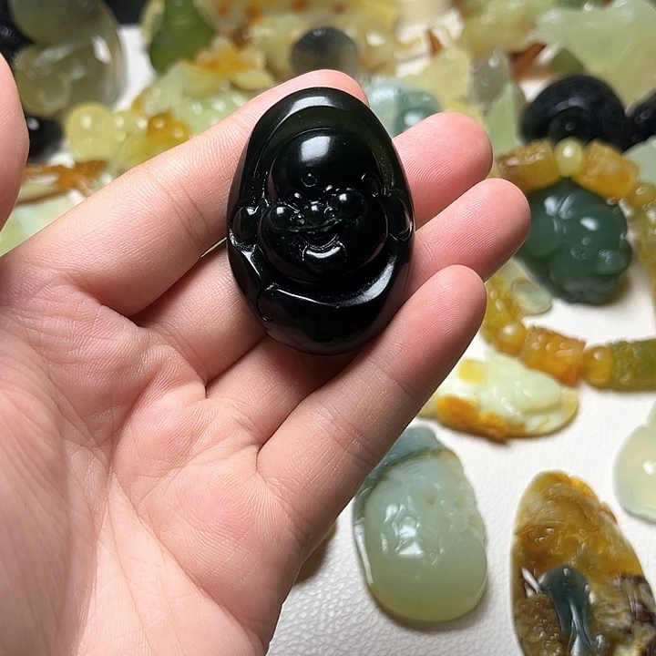 未镶嵌蛇纹石玉颈饰浮****花