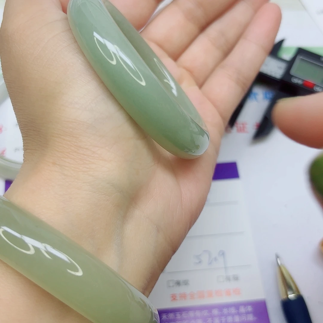 石英质玉未镶嵌手镯55/5352