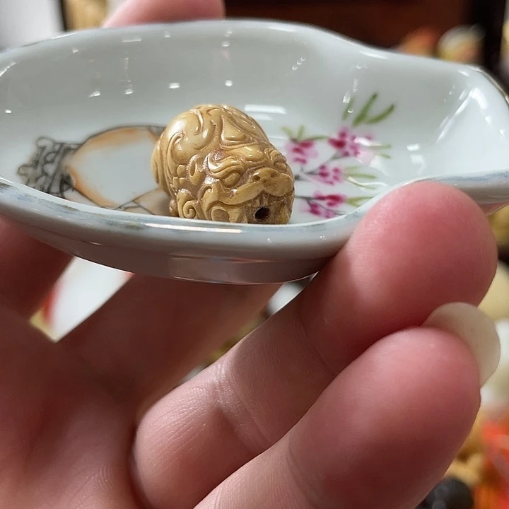 瓷片精致雕刻工艺