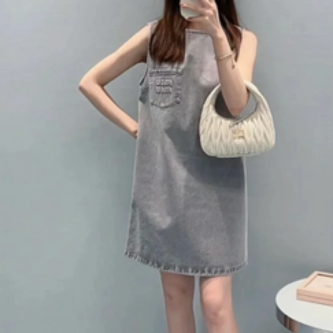 未使用 MIU MIU/缪缪 字母刺绣水洗无袖连衣裙 38码 81694