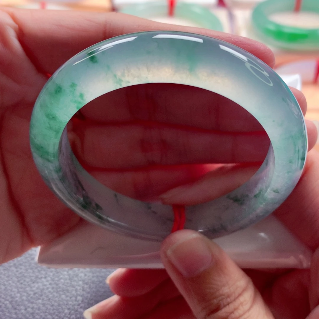 翡翠未镶嵌手镯53.3新货高冰玻炸光蓝钢飘花毕业珠光宝气A