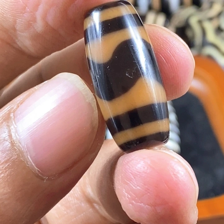 只买单纯的吊坠，没带链子，属的性质。
