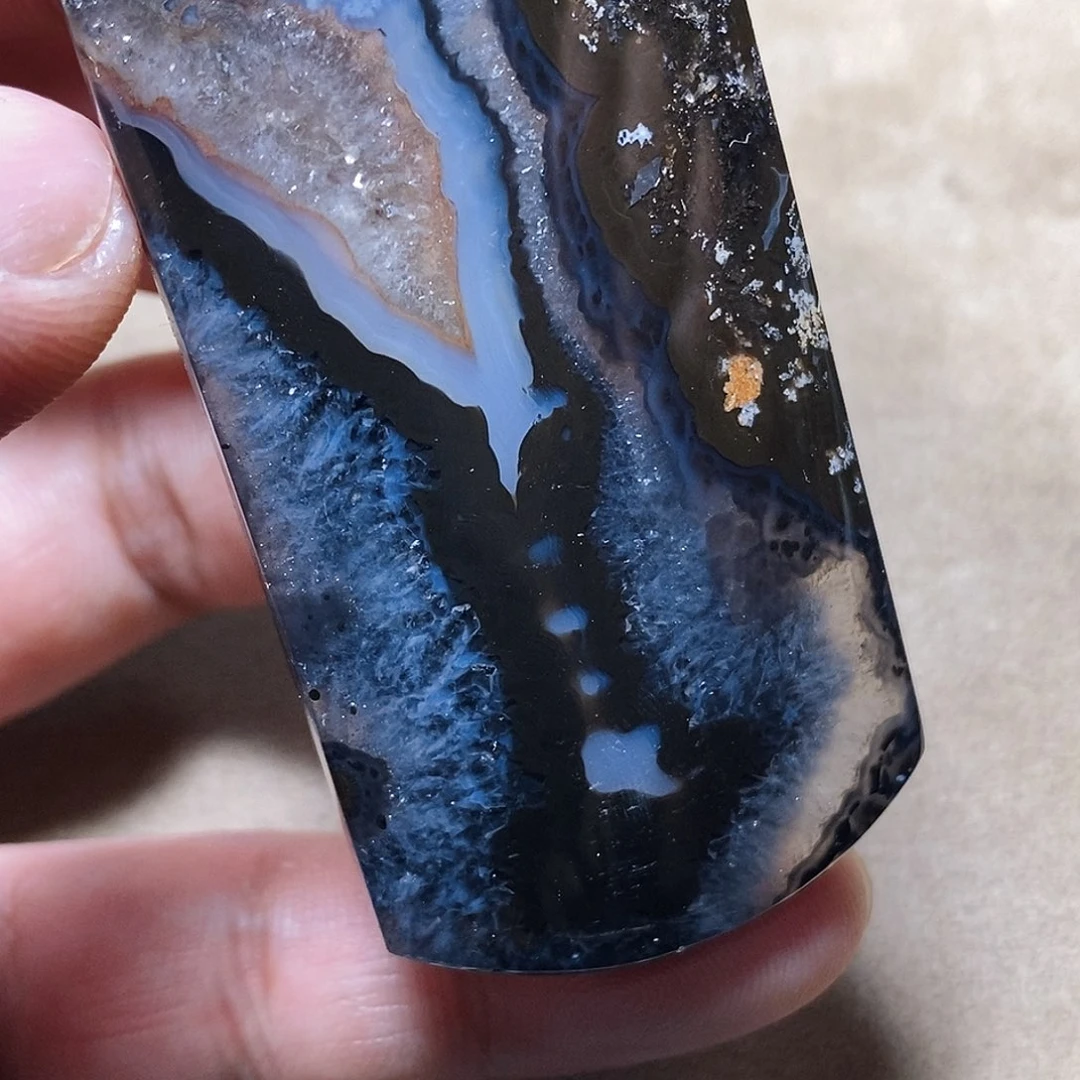 玛瑙/玉髓颈饰未镶嵌青**湖