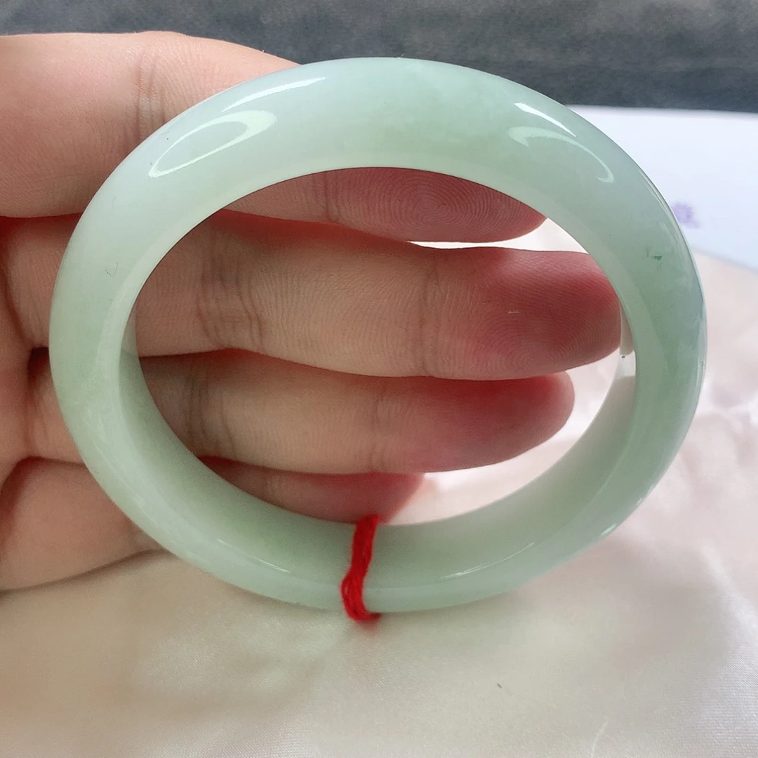 未镶嵌手镯翡翠61-62圈。303号