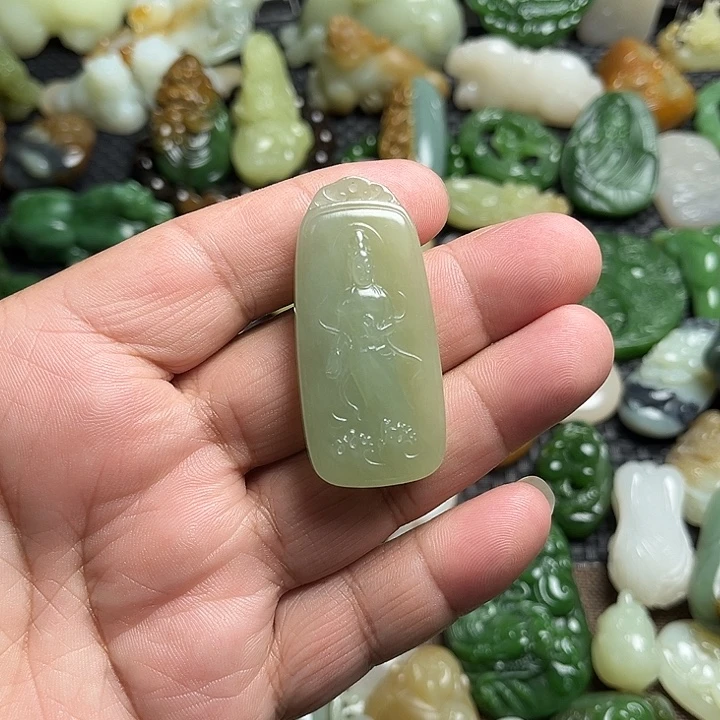 和田玉（青白玉）未镶嵌颈饰