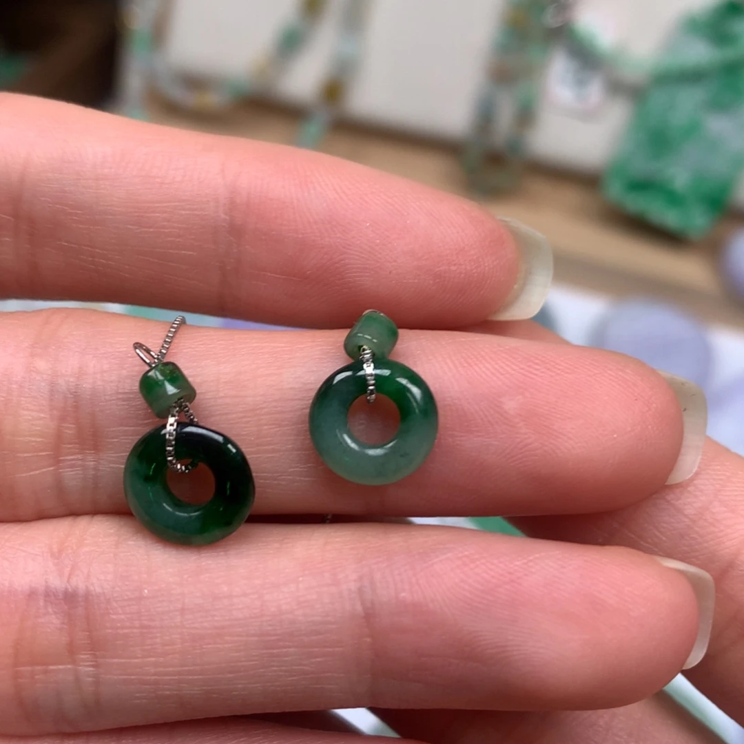 吊坠(不含链)未镶嵌翡翠