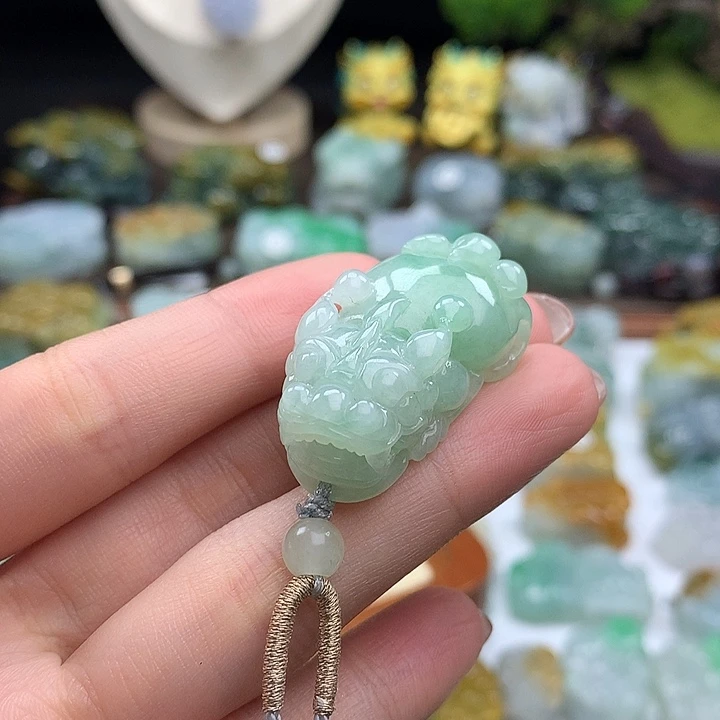 翡翠未镶嵌颈饰貔貅15