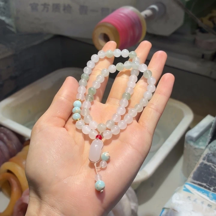 未镶嵌手镯石英质玉