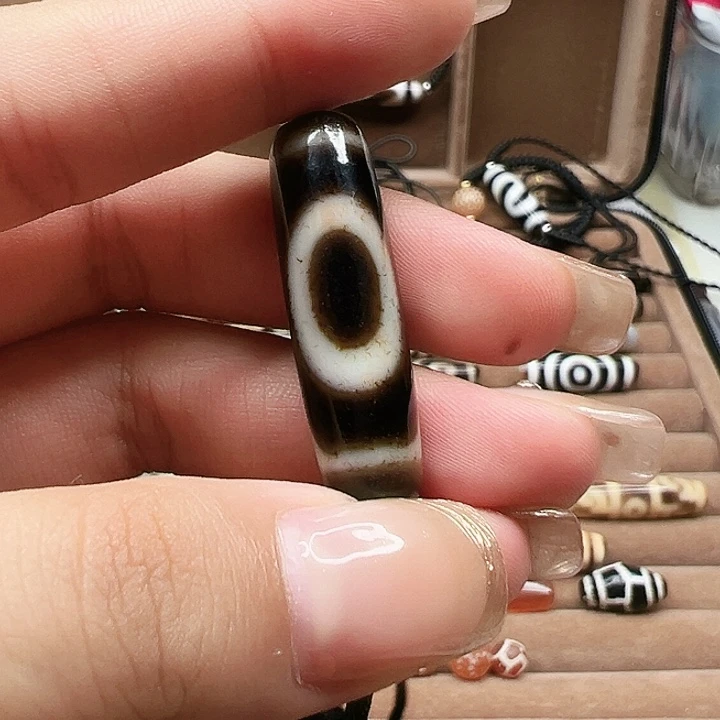 东***风玛瑙/玉髓颈饰未镶嵌