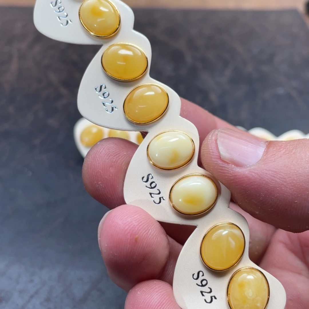 【闪购商品】银S925镶嵌琥珀耳饰多样性发货拍一发一