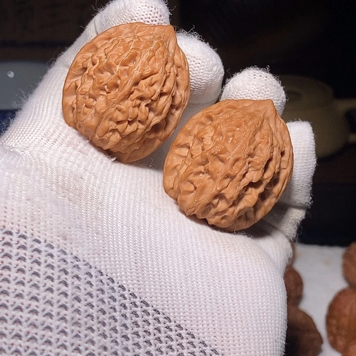 文玩核桃手把件太行山鸡心