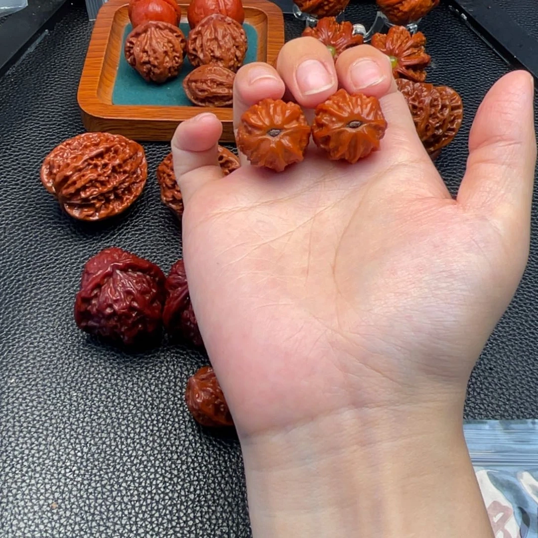 文玩核桃把件刚****候野生手捻