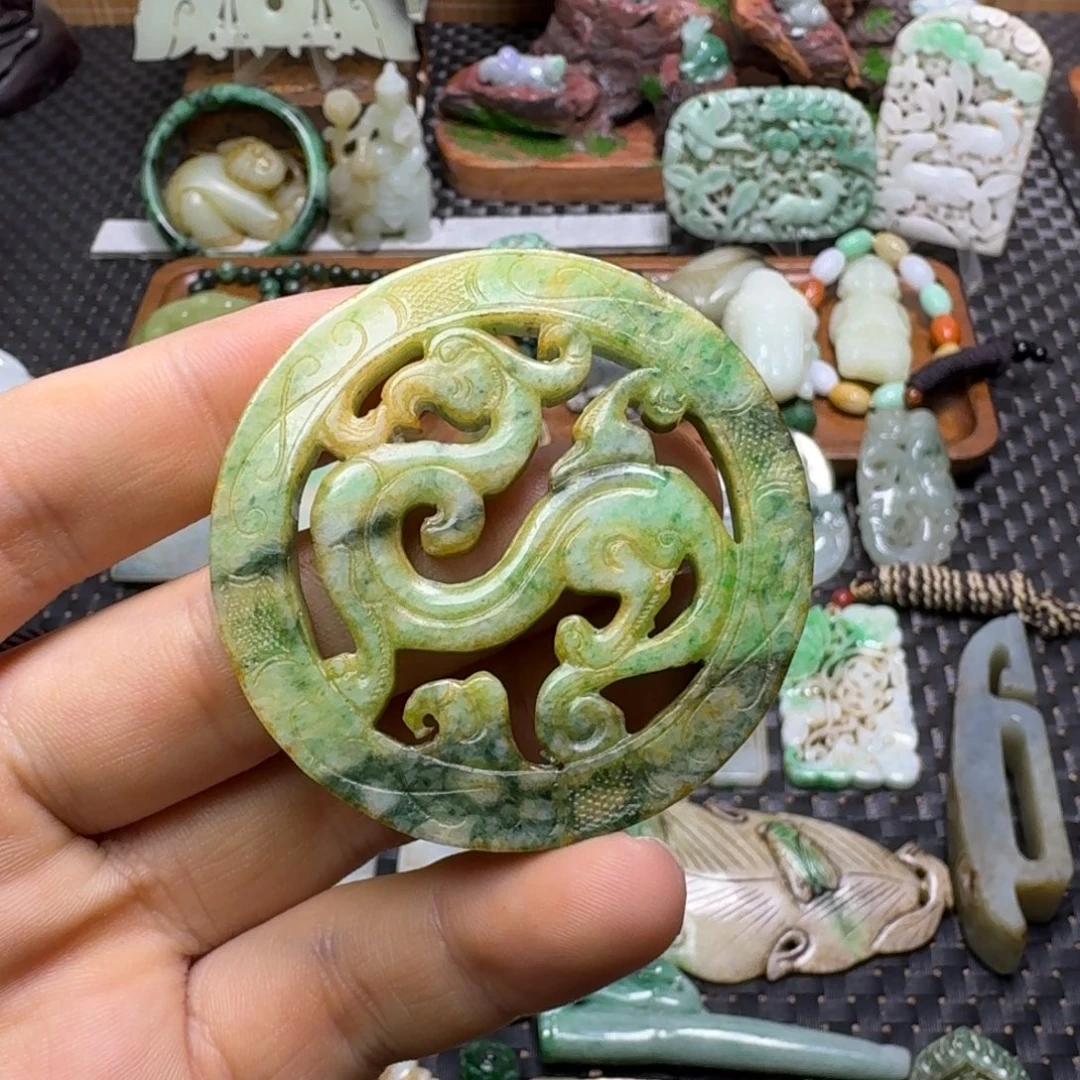 翡翠未镶嵌颈饰翡翠颈饰未镶嵌