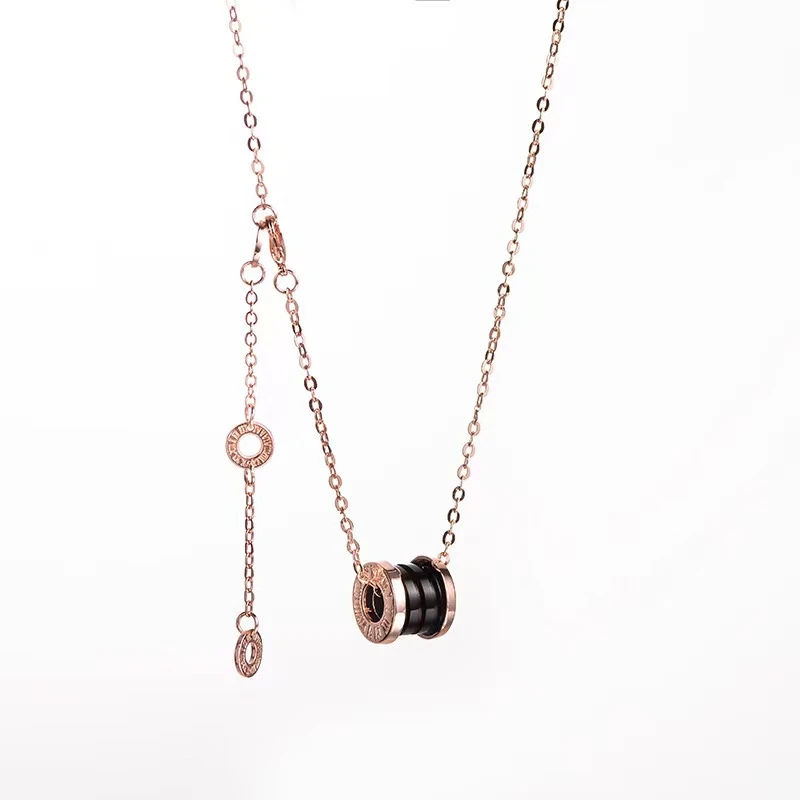钛钢吊坠 小蛮腰黑陶瓷项链女玫瑰金吊坠女锁骨链网红不褪色高品