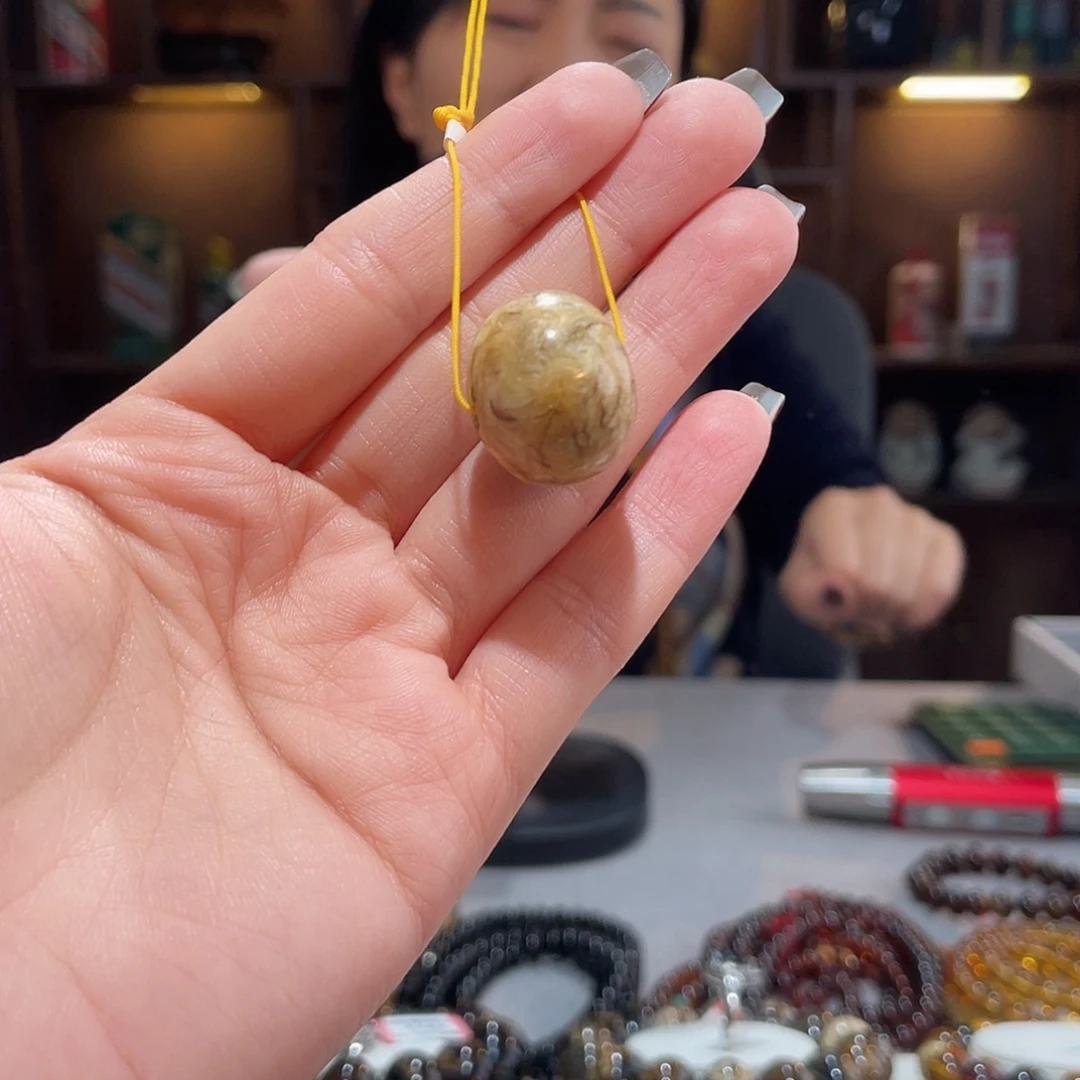 你***鍀琥珀未镶嵌手链干白