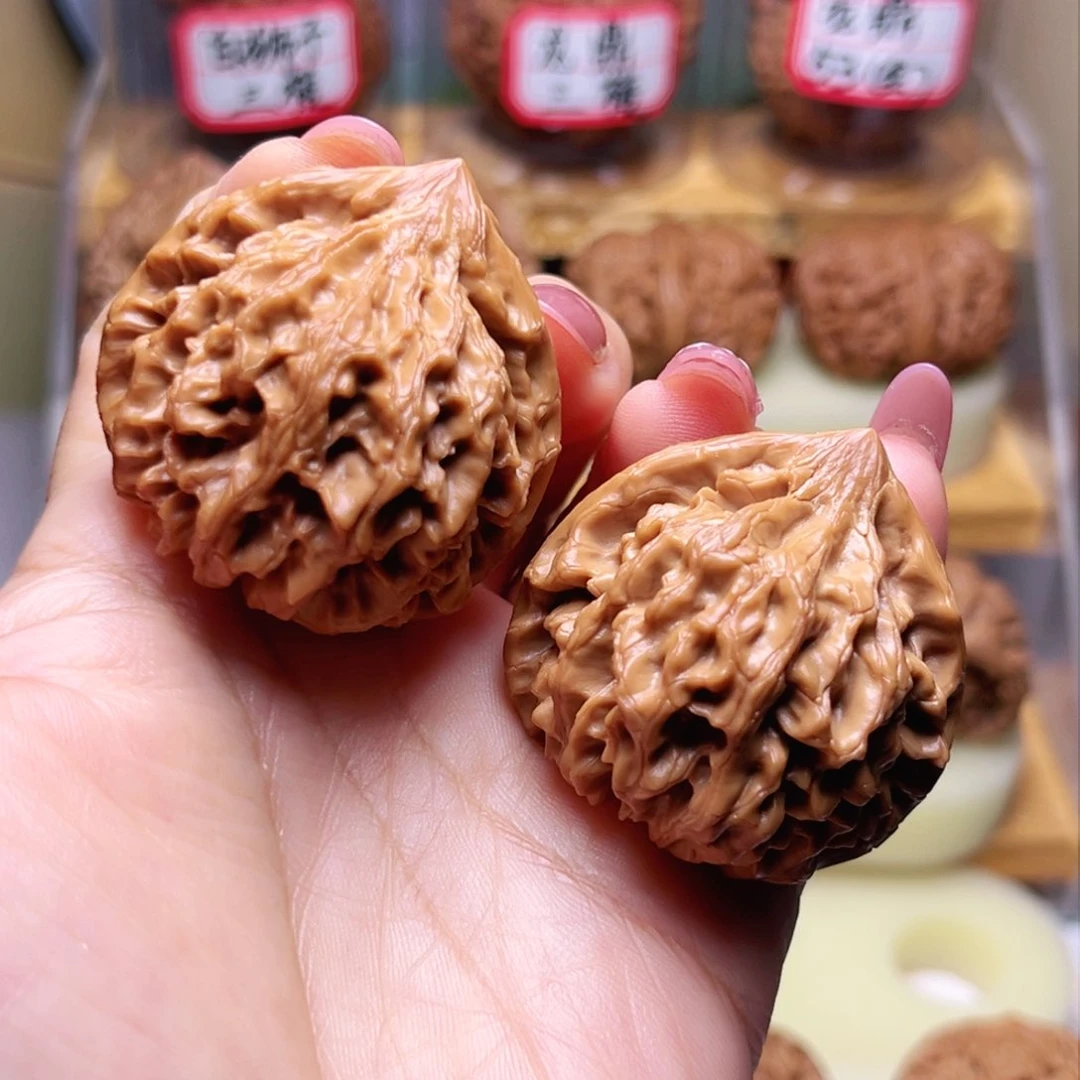 文玩核桃吊坠40.5尺龙门涧