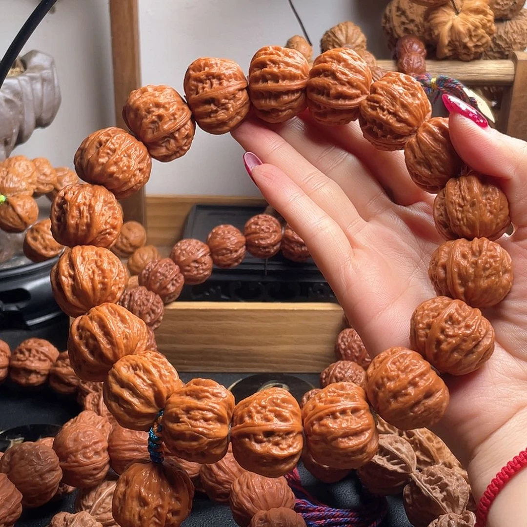 文玩核桃手串哈*?手持