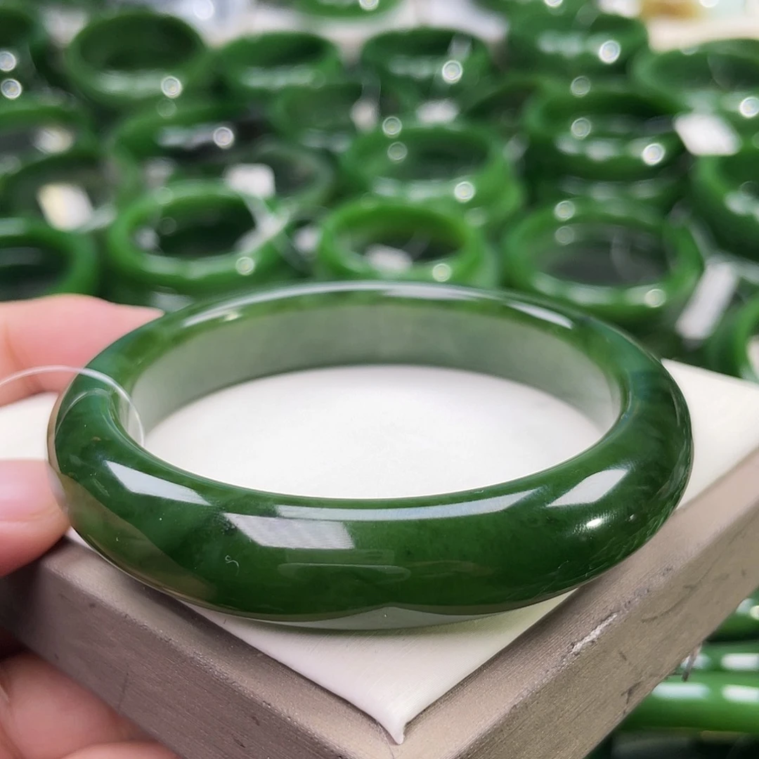 未镶嵌手镯和田玉（碧玉）