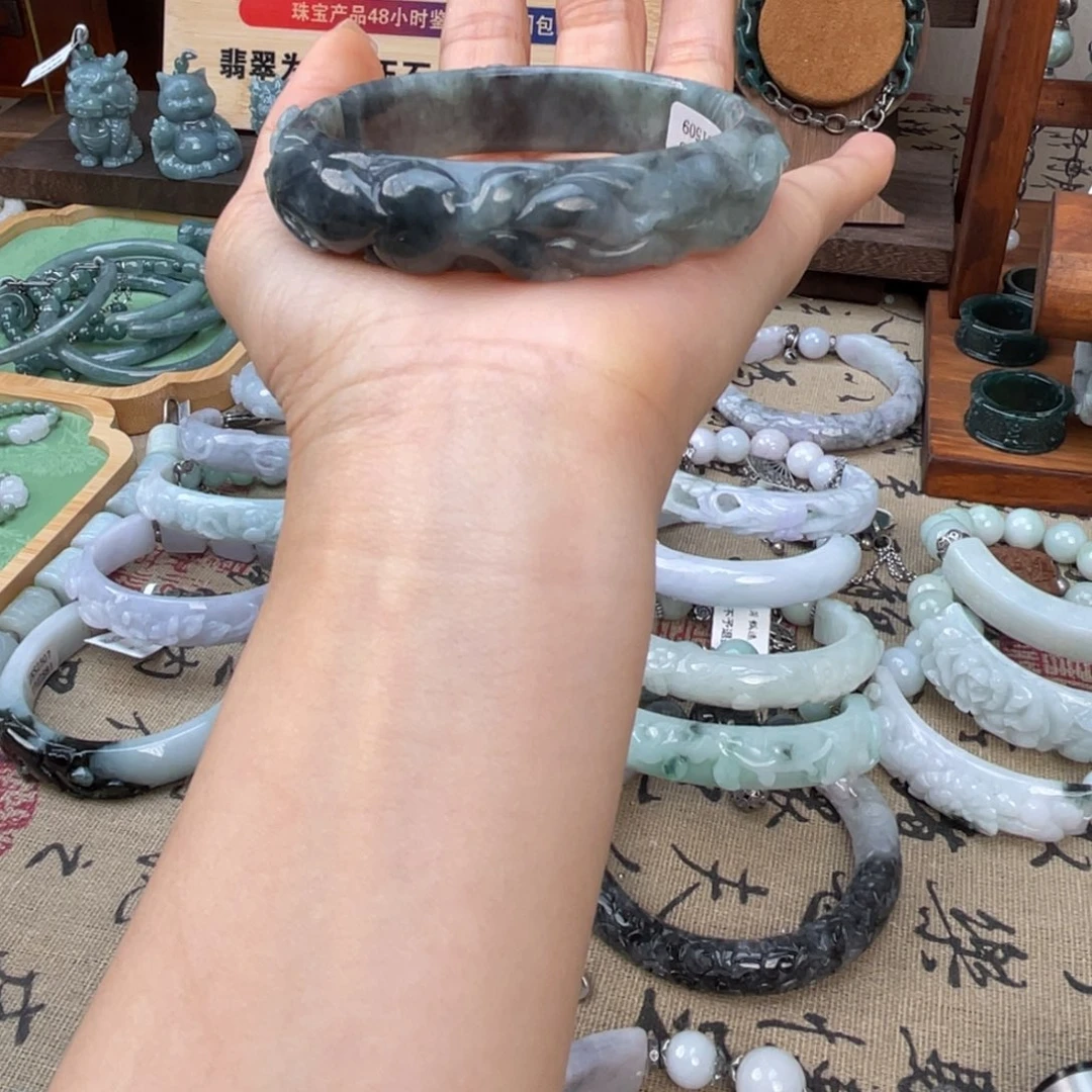 行***忧未镶嵌手链翡翠手镯