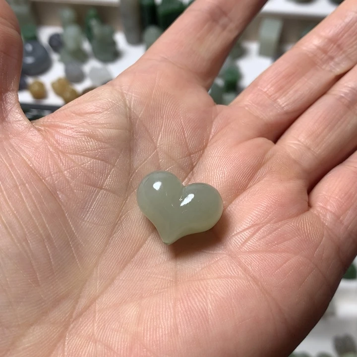 和田玉（糖玉）未镶嵌珠宝奇石