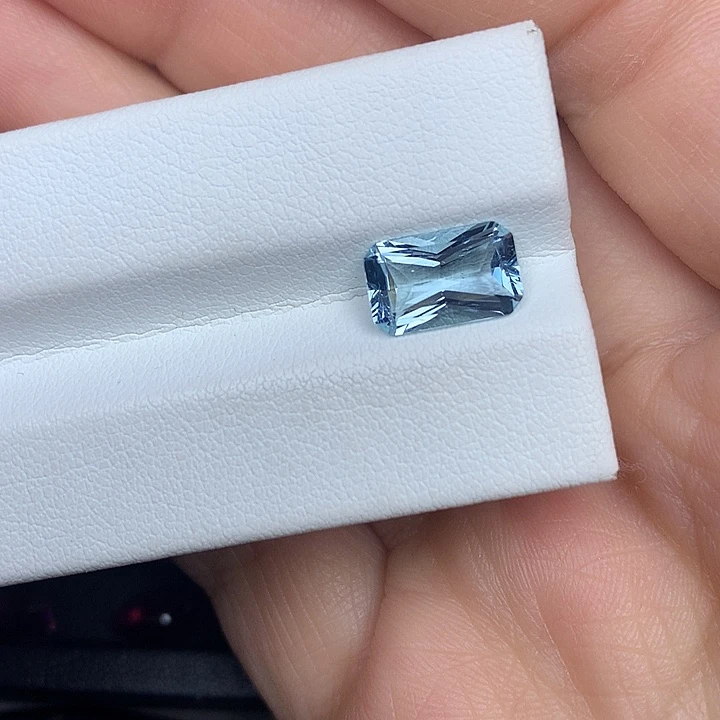 海蓝宝石裸石2.09ct海蓝宝