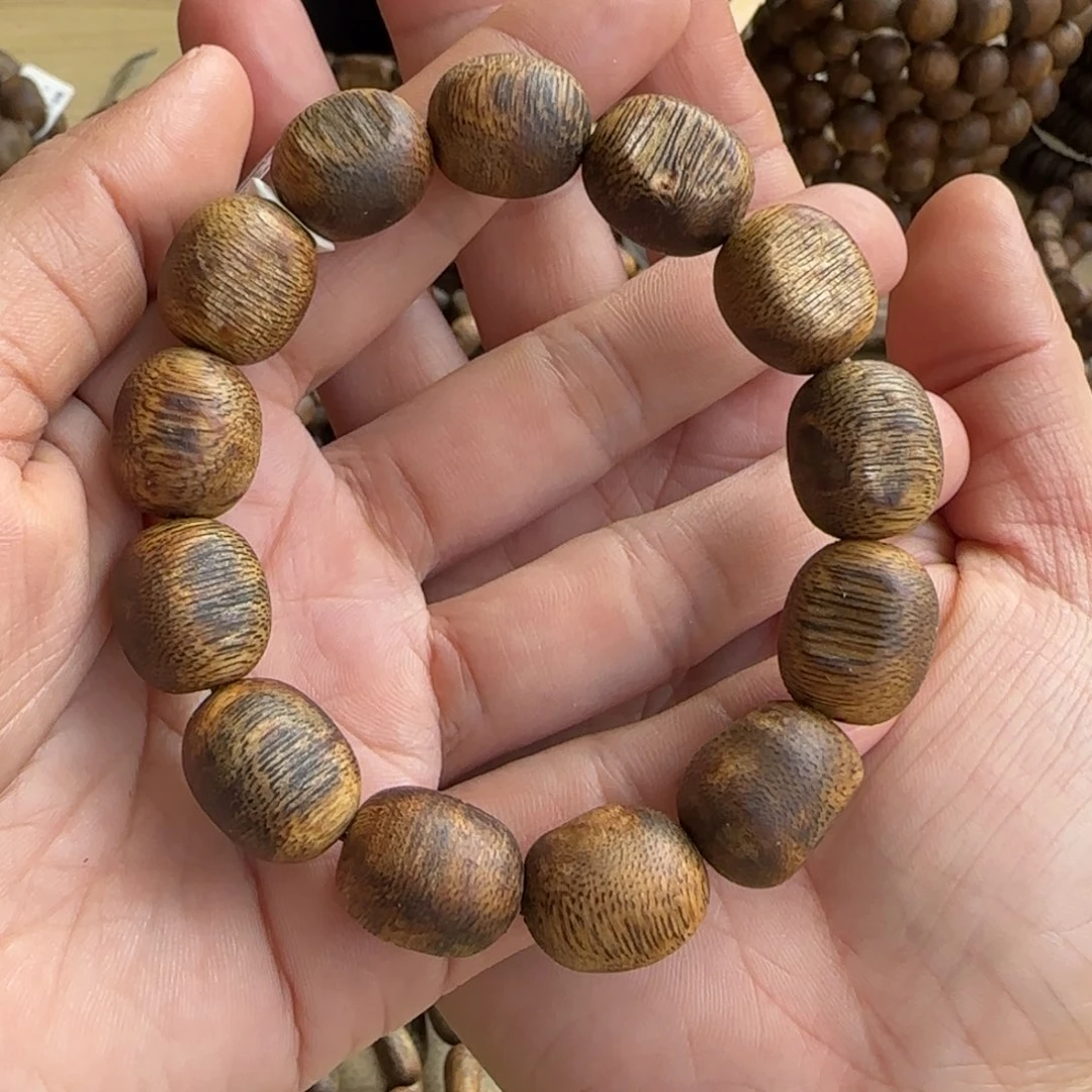 沉香手串留疤多样性发货一条卡13-14克
