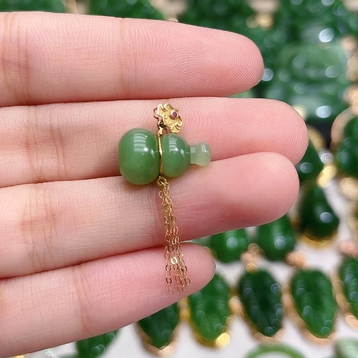 和田玉（碧玉）18K金镶嵌颈饰