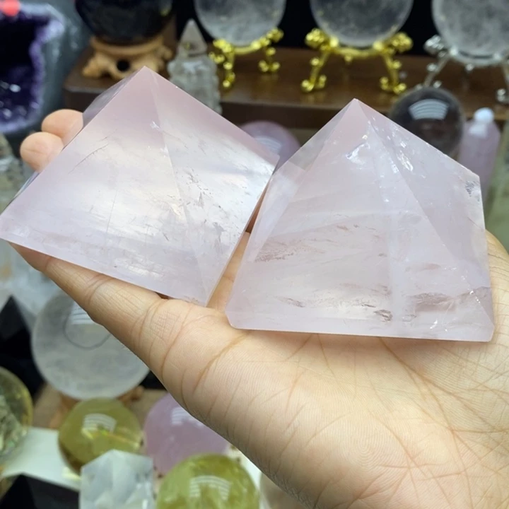 无***着水晶摆件未镶嵌天然粉水晶金字塔3