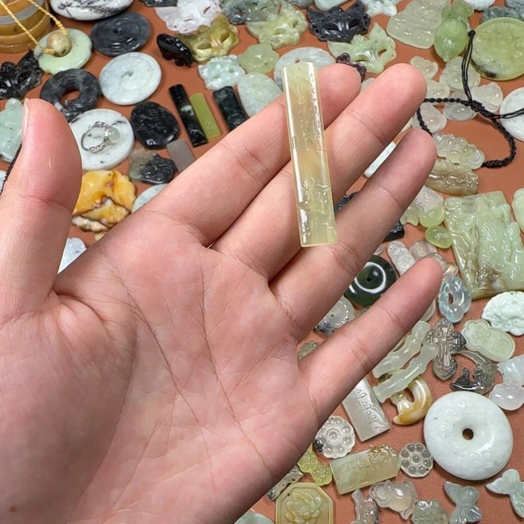 明***丈未镶嵌蛇纹石玉发饰书签