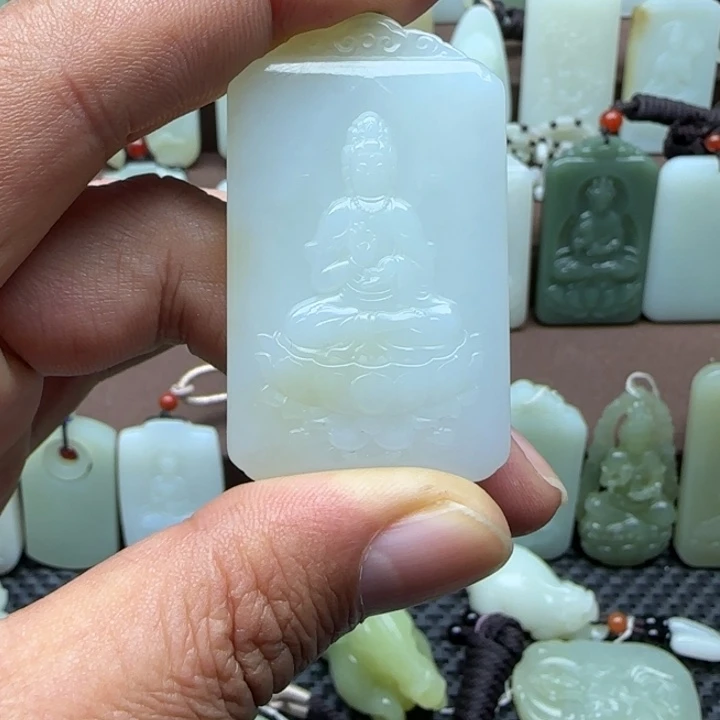 和田玉颈饰未镶嵌空****N