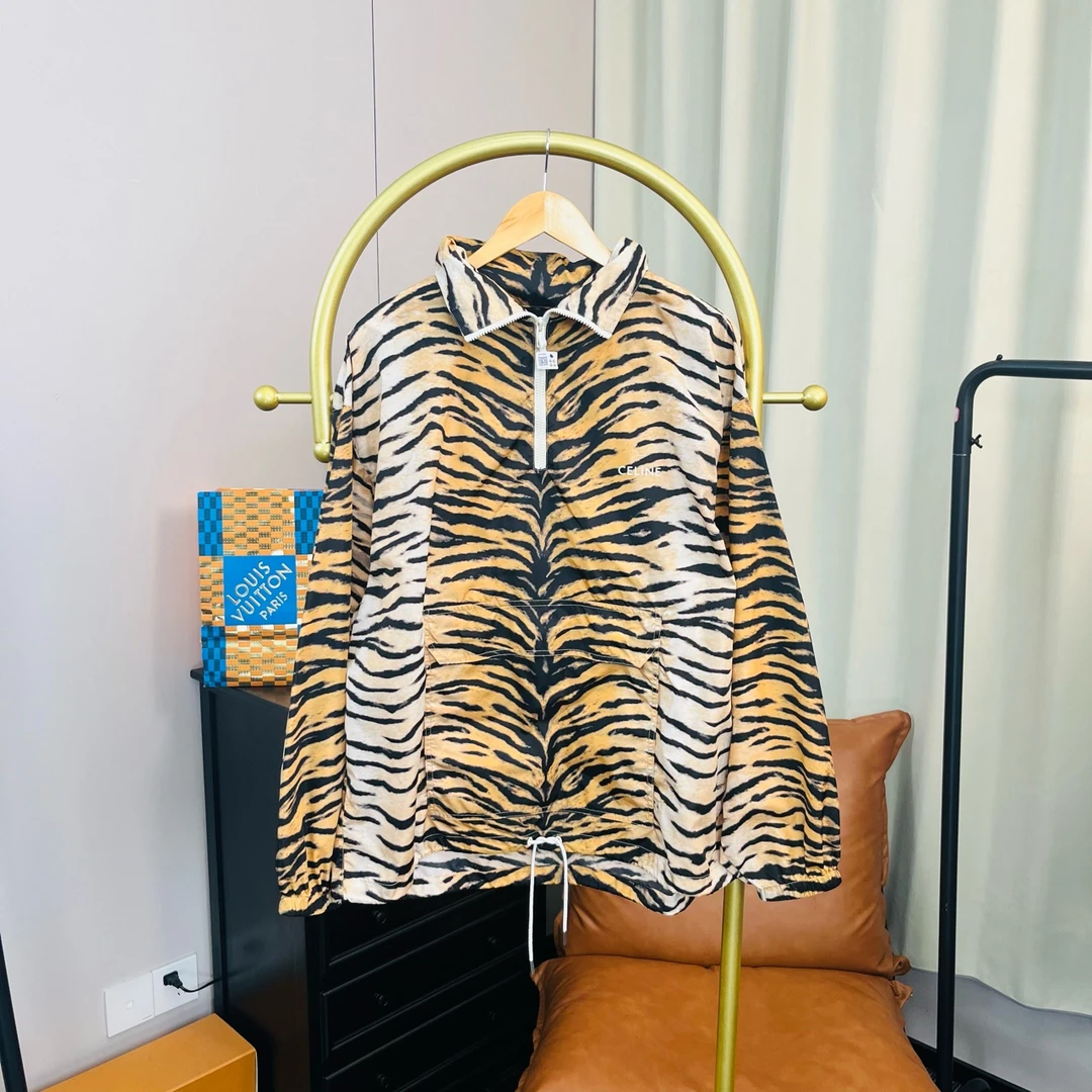 99新 Celine/思琳 黄色虎纹logo冲锋衣 46码
