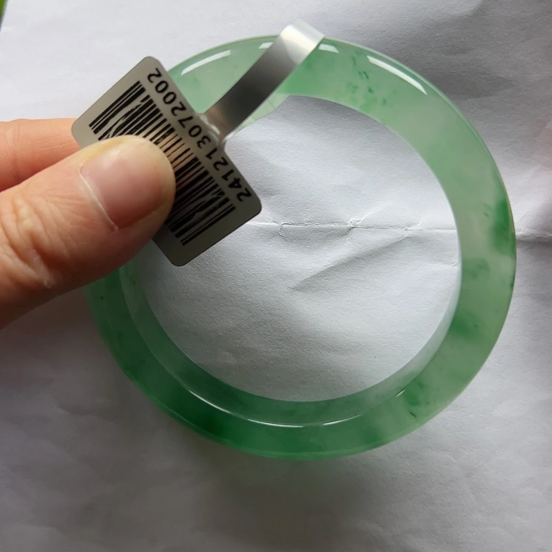 石英质玉手镯未镶嵌海****刺