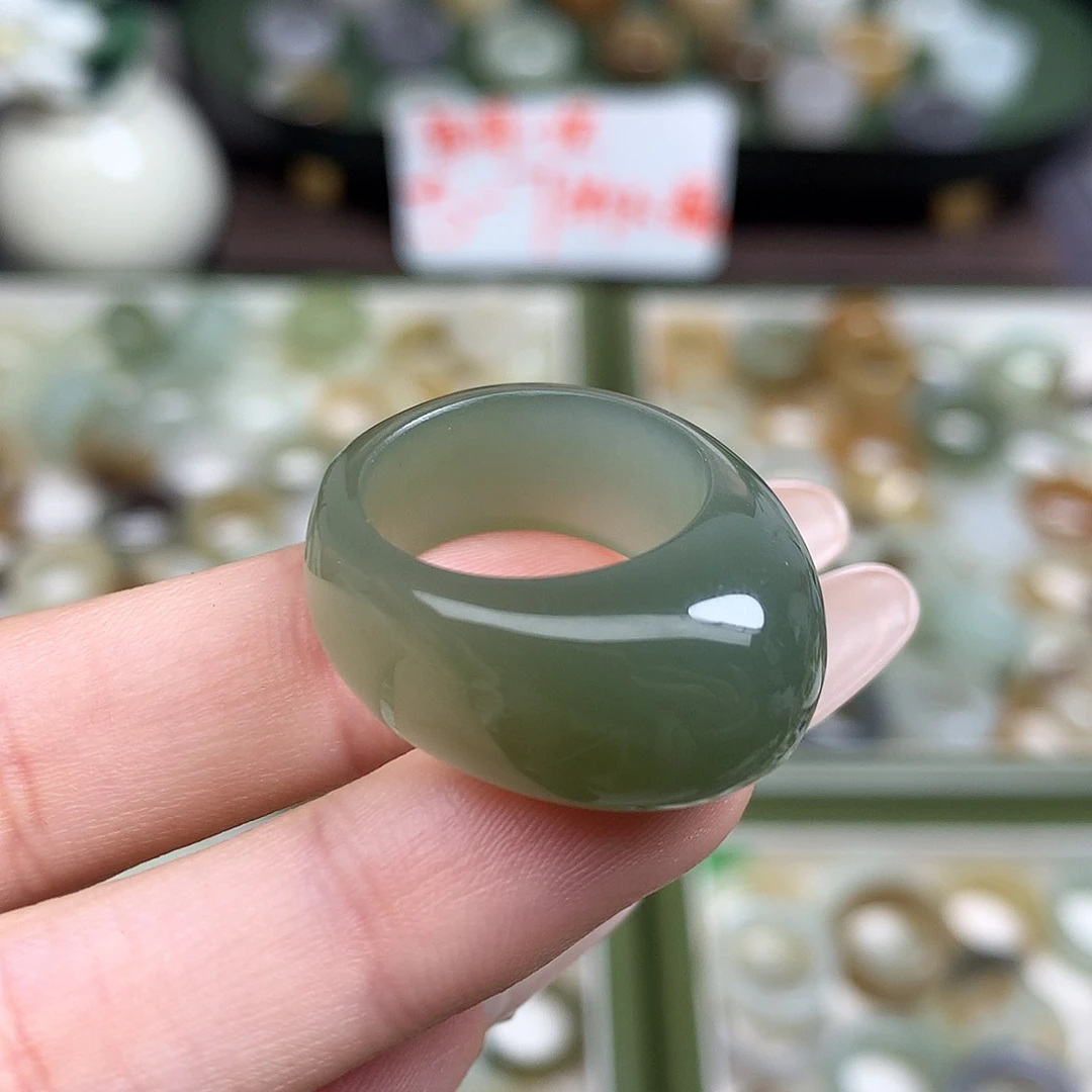 未镶嵌戒指和田玉14