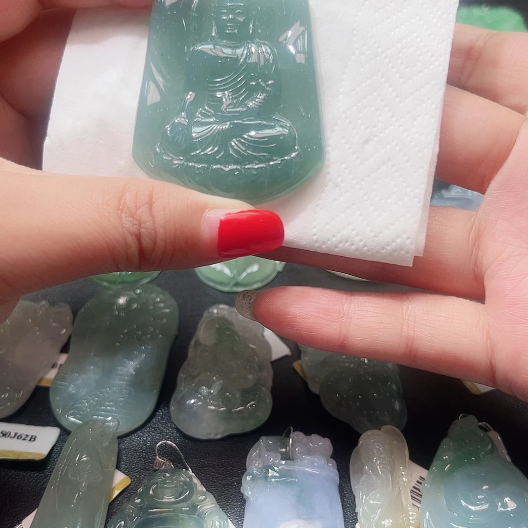 翡翠未镶嵌颈饰吊坠