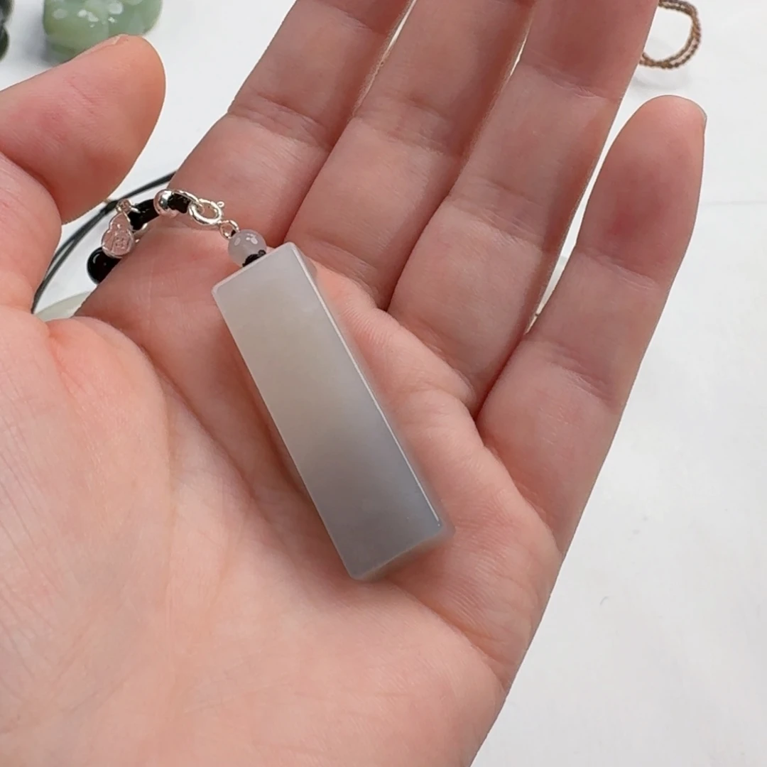 颈饰未镶嵌和田玉微瑕