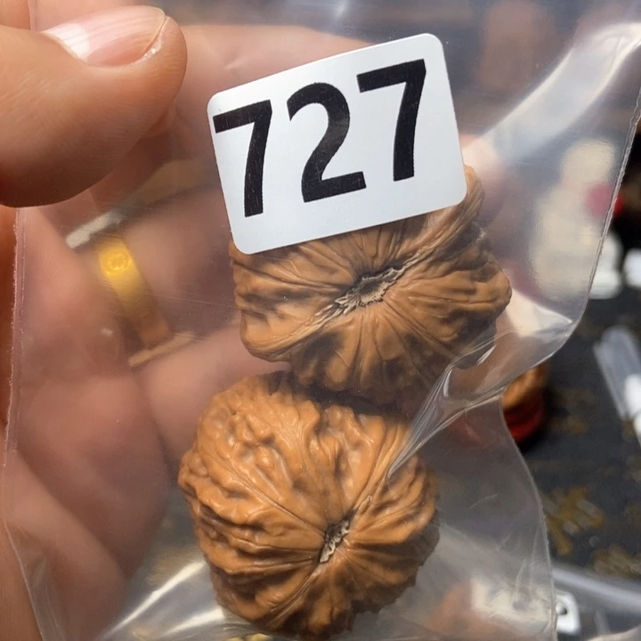 文玩核桃吊坠铁锤