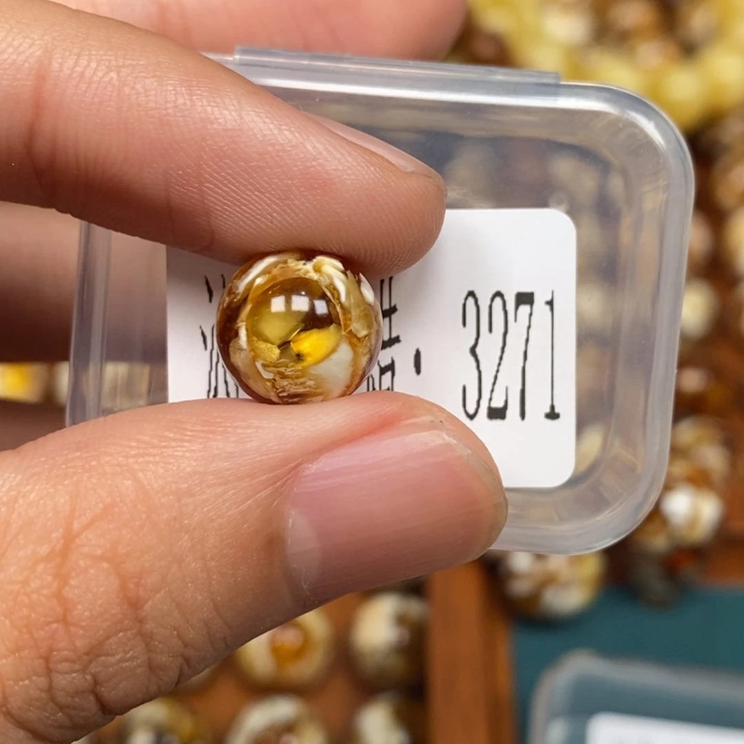 沁色蜜蜡未镶嵌3271