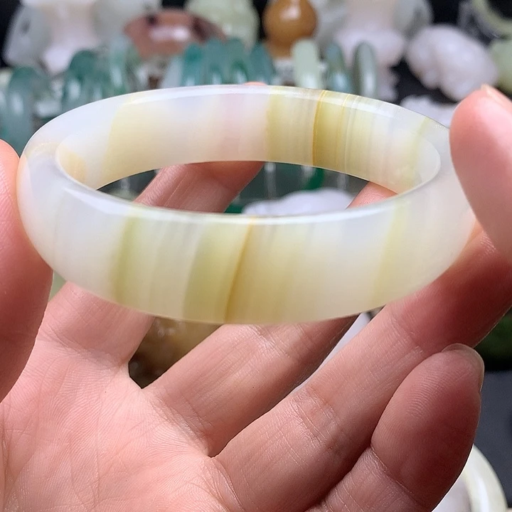 和田玉（青白玉）未镶嵌颈饰