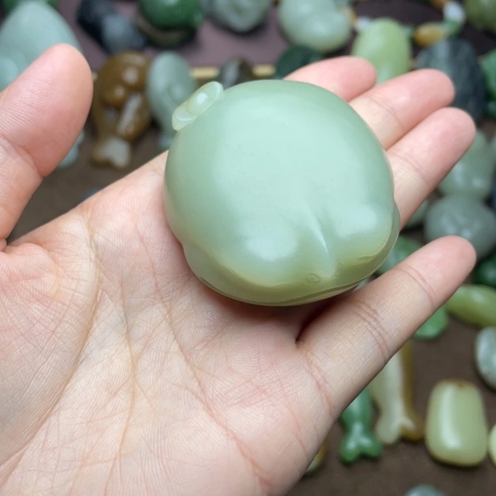 【闪购商品】颈饰未镶嵌和田玉陆***机