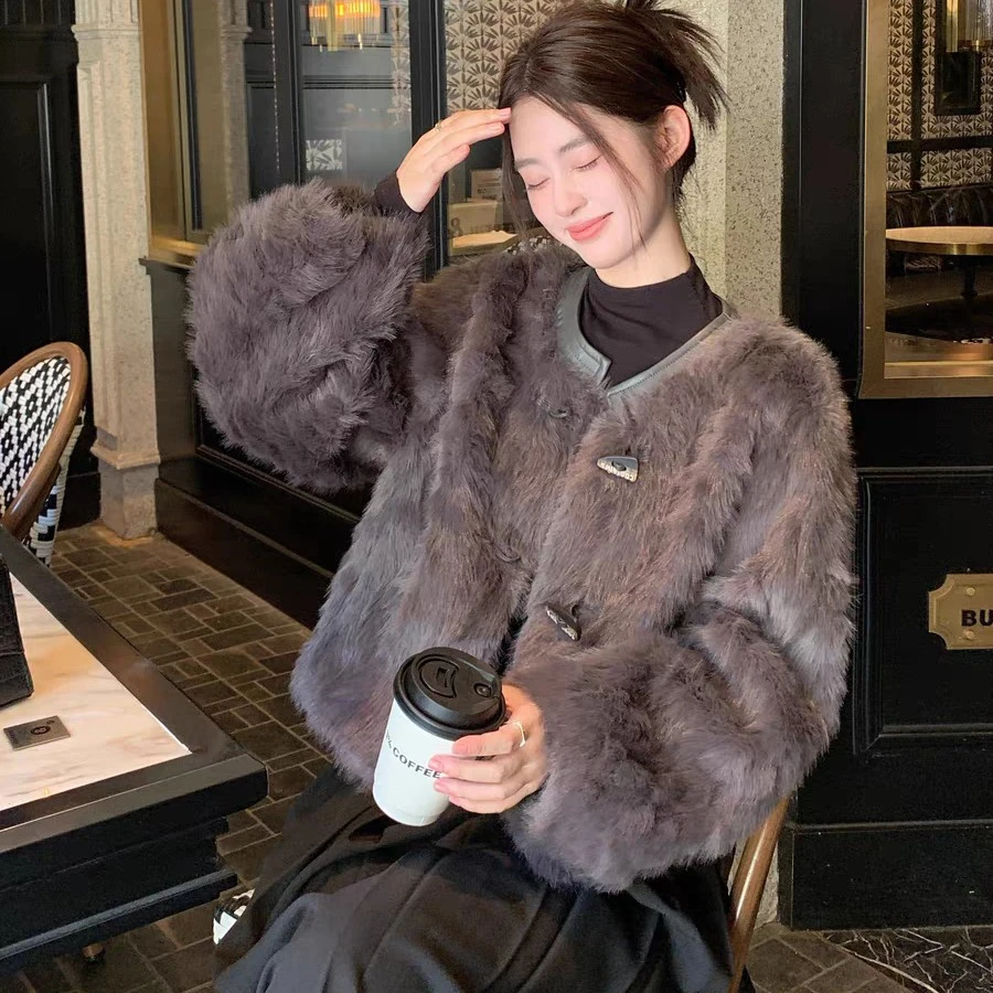 黄静家  欧货洋气圆领毛毛外套