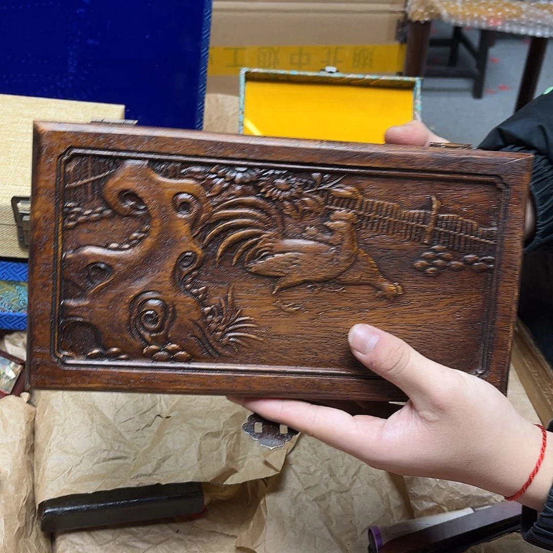 大叶紫檀（黑酸枝木类）