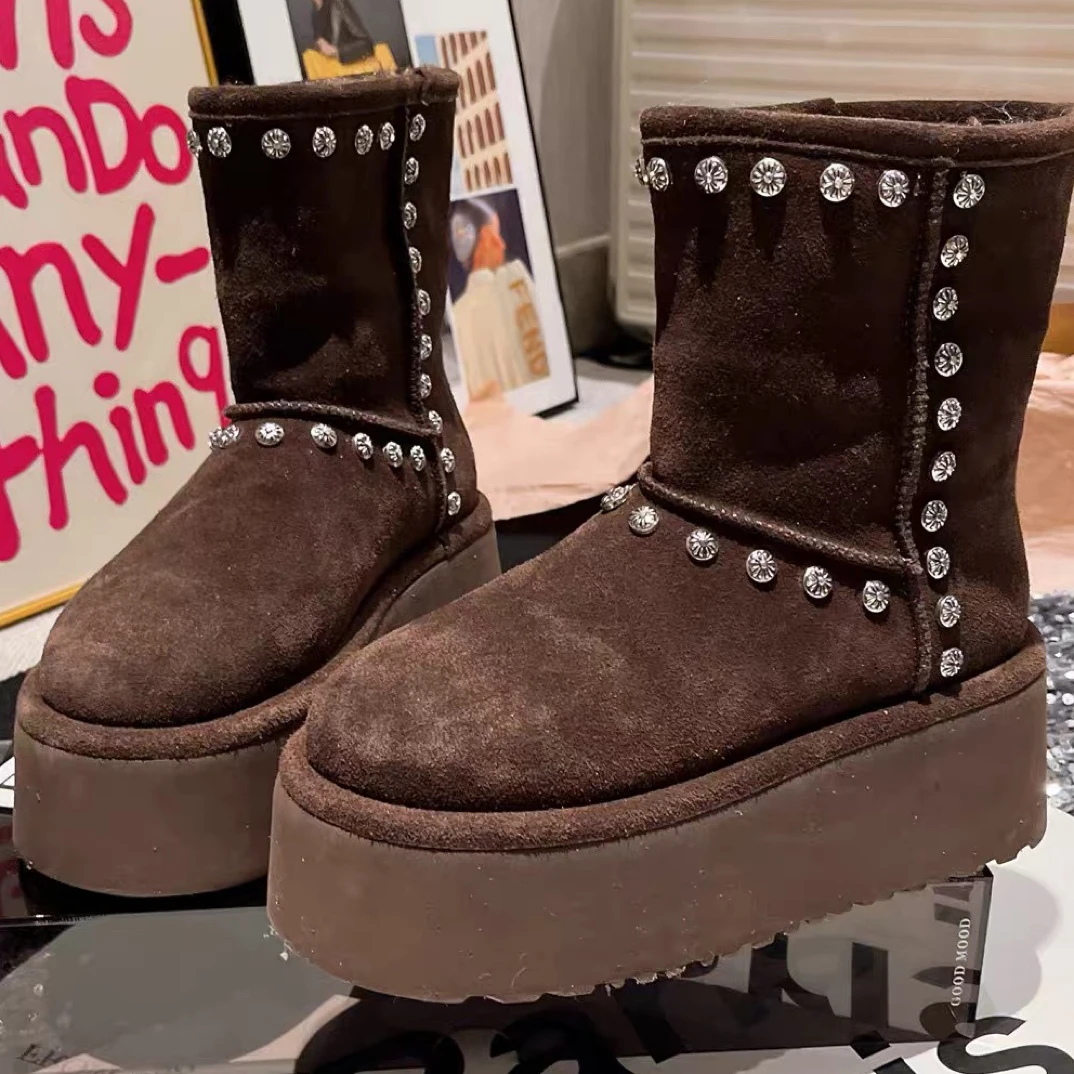 重工铆钉雪地靴女鞋2025新款磨砂皮厚底松糕套筒短靴7cm保暖棉芭
