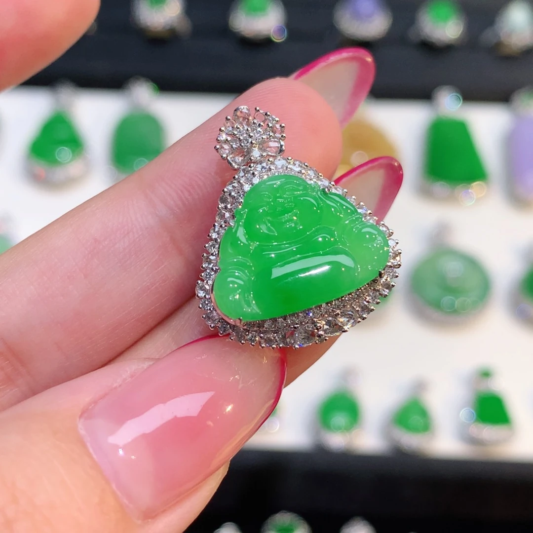 翡翠18K金镶嵌颈饰吊坠