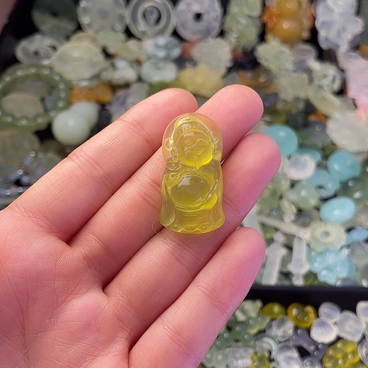 蛇纹石玉合金颈饰财神