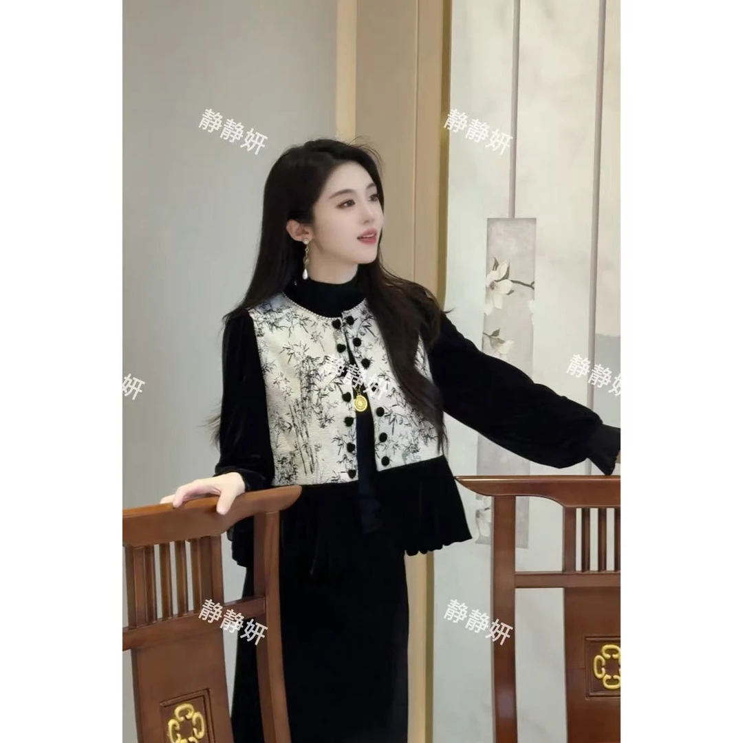 2025秋款韩系丝绒套装减龄千金风显瘦国风上衣26061